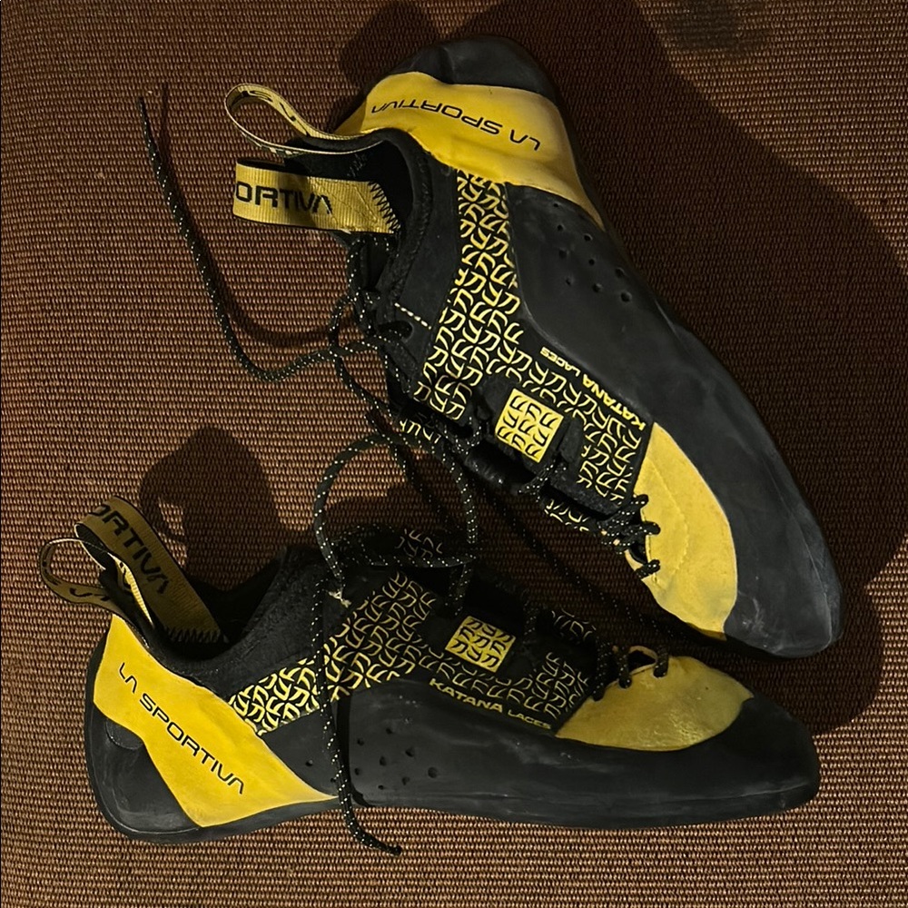 La Sportiva Katana Men's Black and Yellow Climbing Shoes size 10.5